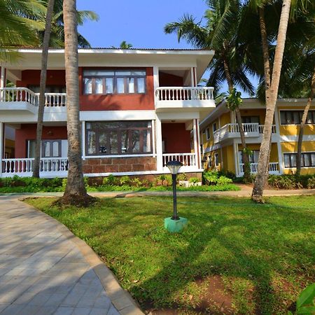 Bambolim Beach Resort Exterior photo