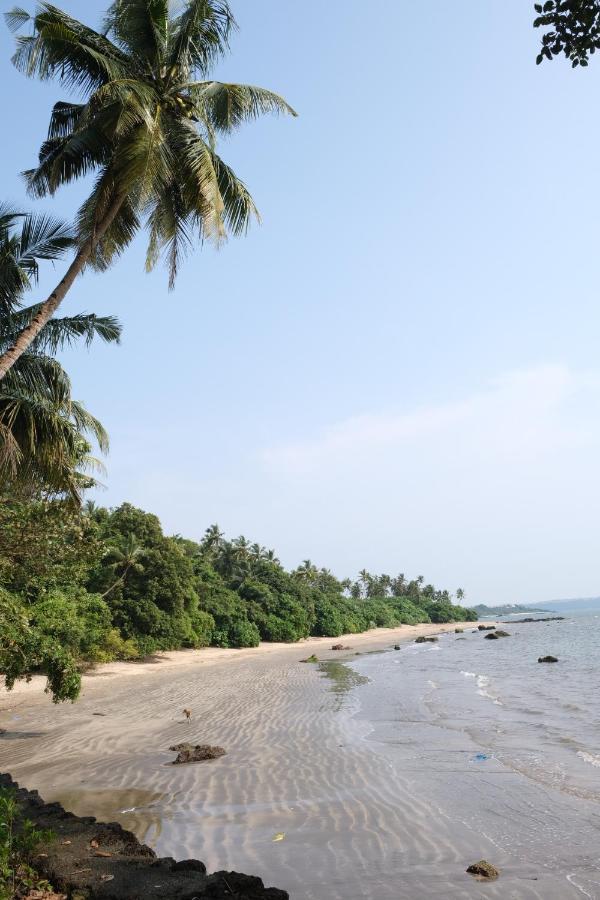 Bambolim Beach Resort Exterior photo