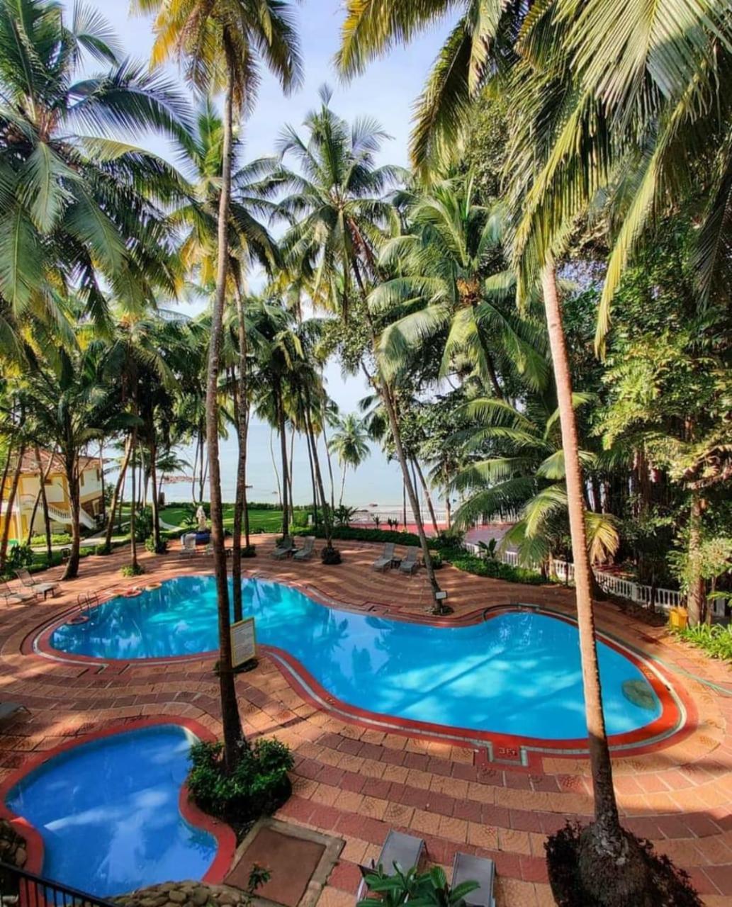 Bambolim Beach Resort Exterior photo