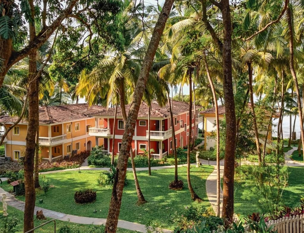 Bambolim Beach Resort Exterior photo