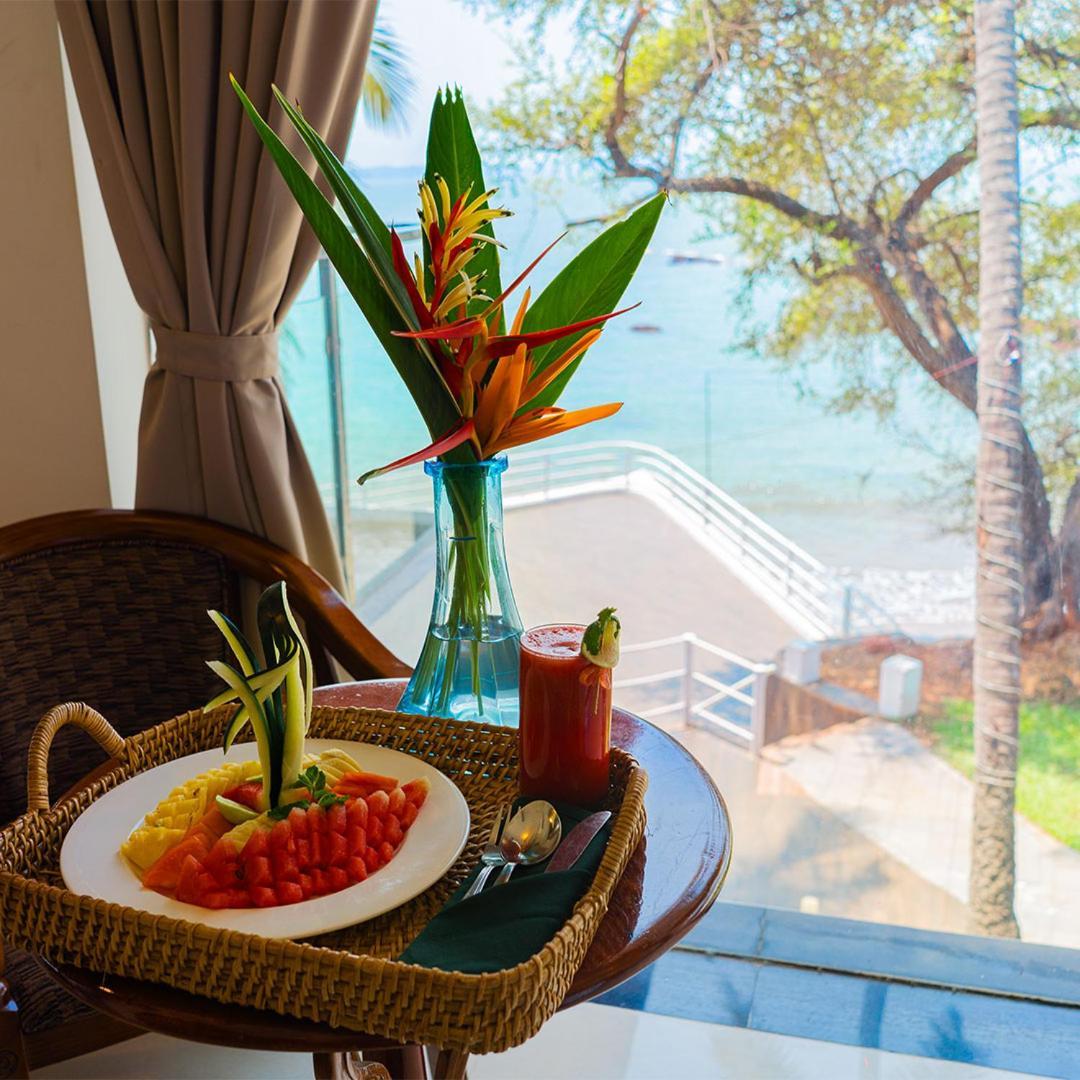 Bambolim Beach Resort Exterior photo