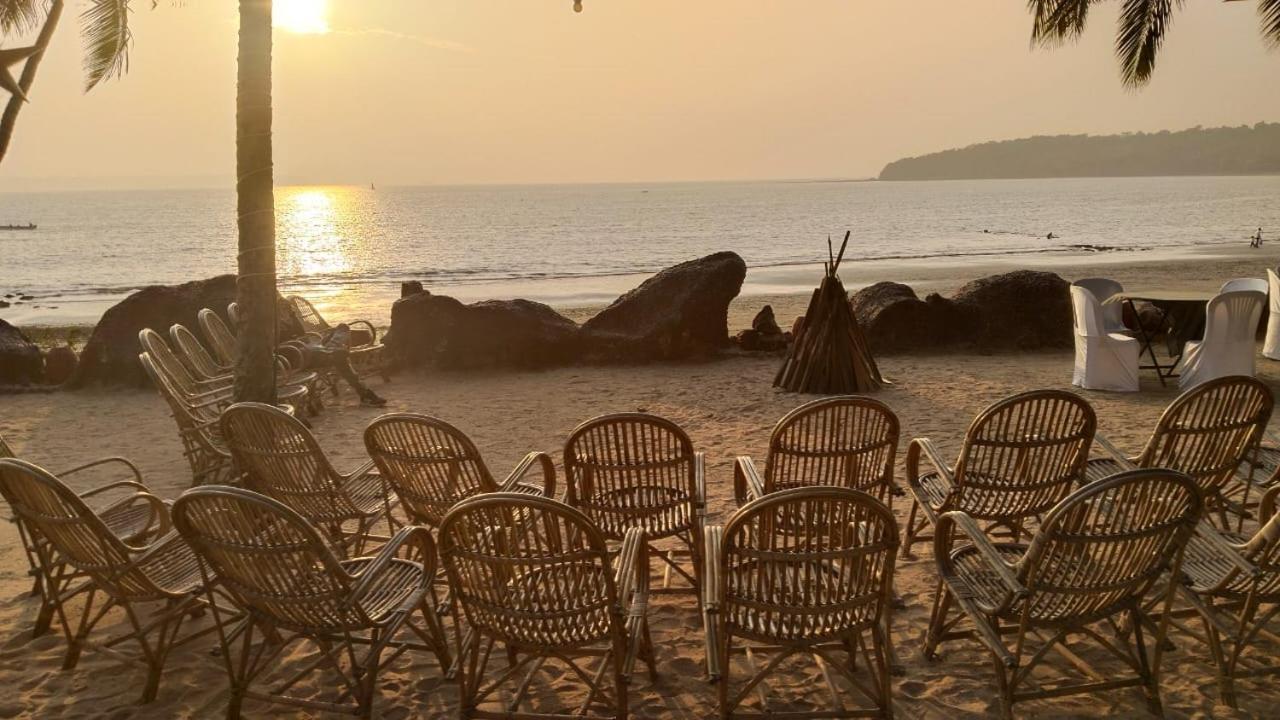 Bambolim Beach Resort Exterior photo